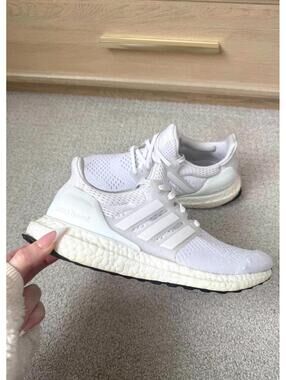 Adidas Ultraboost 1.0 DNA Triple White Running Sneakers Women’s 7